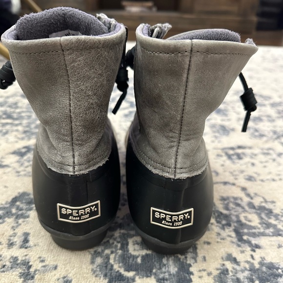 Women’s Sperry Duck Boots - Picture 3 of 6